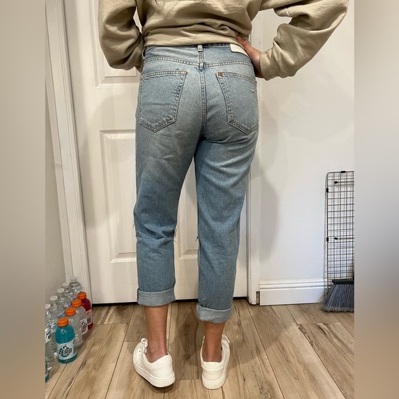 Ripped Boyfriend Jeans - Picture 4 of 9